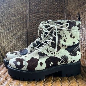🐄 URBAN OUTFITTERS Juliette Leather Calf Hair Combat Boot Size 10 Barely Worn